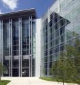 The Gordon Center for Integrative Science at the University of Chicago was designed to foster interdisciplinary collaborations. One such collaboration involves the stem-cell research between the laboratories of Milan Mrksich, Professor in Chemistry and Howard Hughes Medical Institute Investigator, and Bruce Lahn, Professor in Human Genetics. “This is a powerful example of how a building that brings researchers from different areas together leads to these kinds of exciting studies,” Mrksich said.