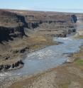 A downstream view of the Joumlkulsa Fjoumlllum river in the Joumlkulsa rgljuafur canyon in Iceland. New research from the University of Edinburgh shows that the canyon was formed in a matter of days by extreme floods.